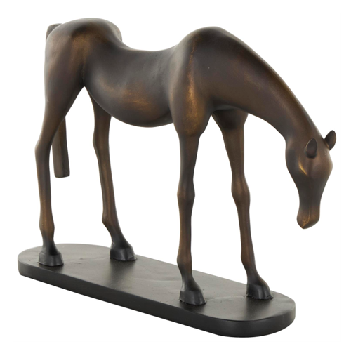 Caballo pastando