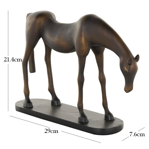 Caballo pastando