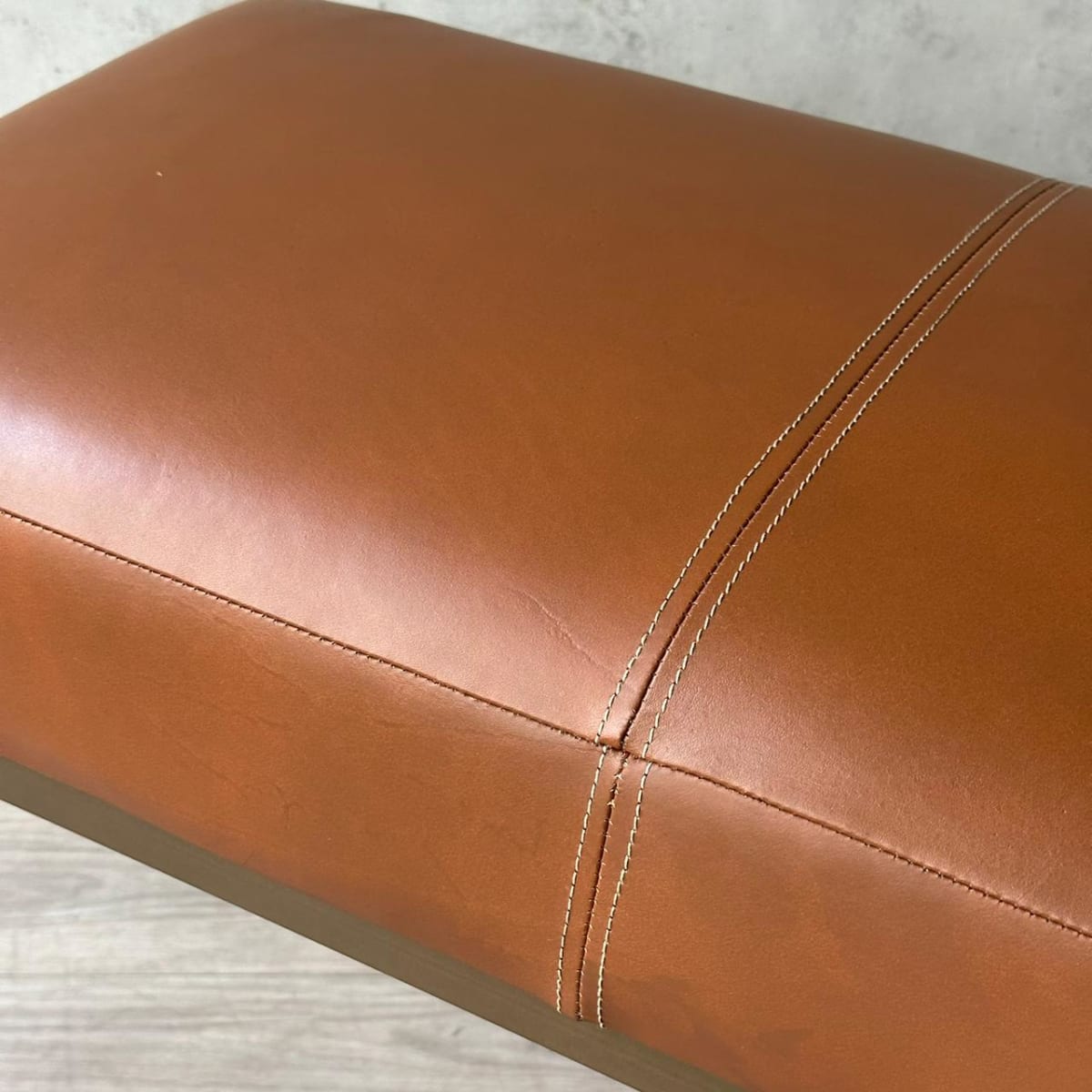 Banqueta cubo Cuero