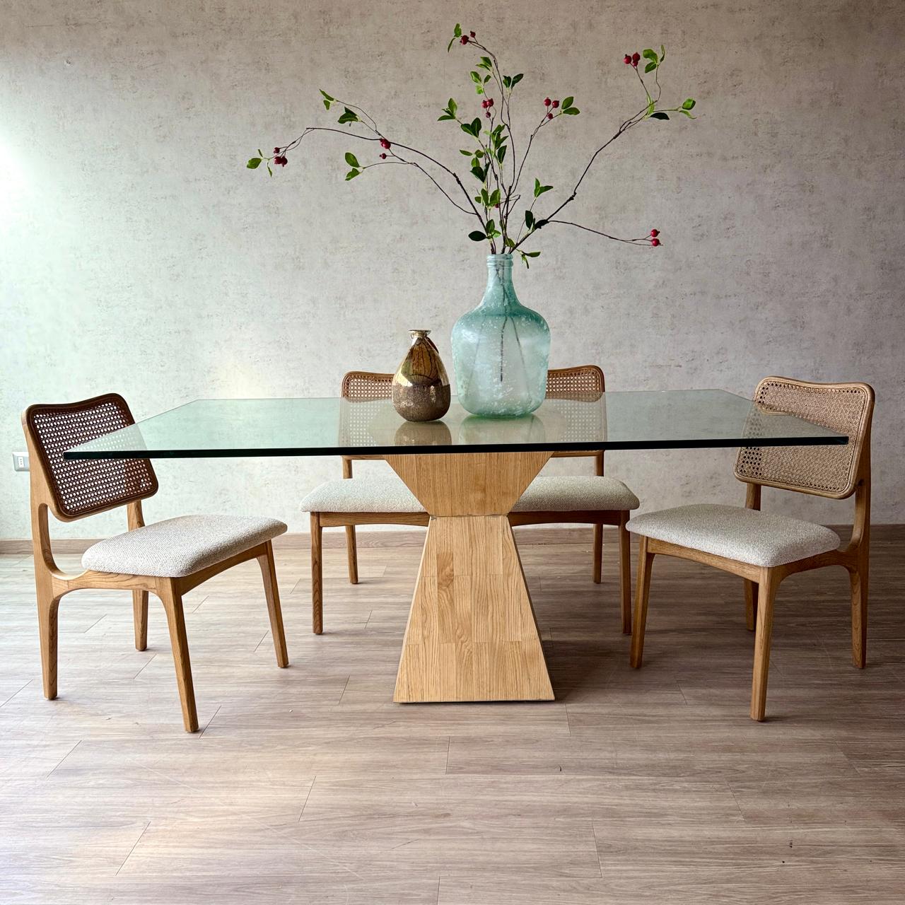 Mesa de comedor Plinto