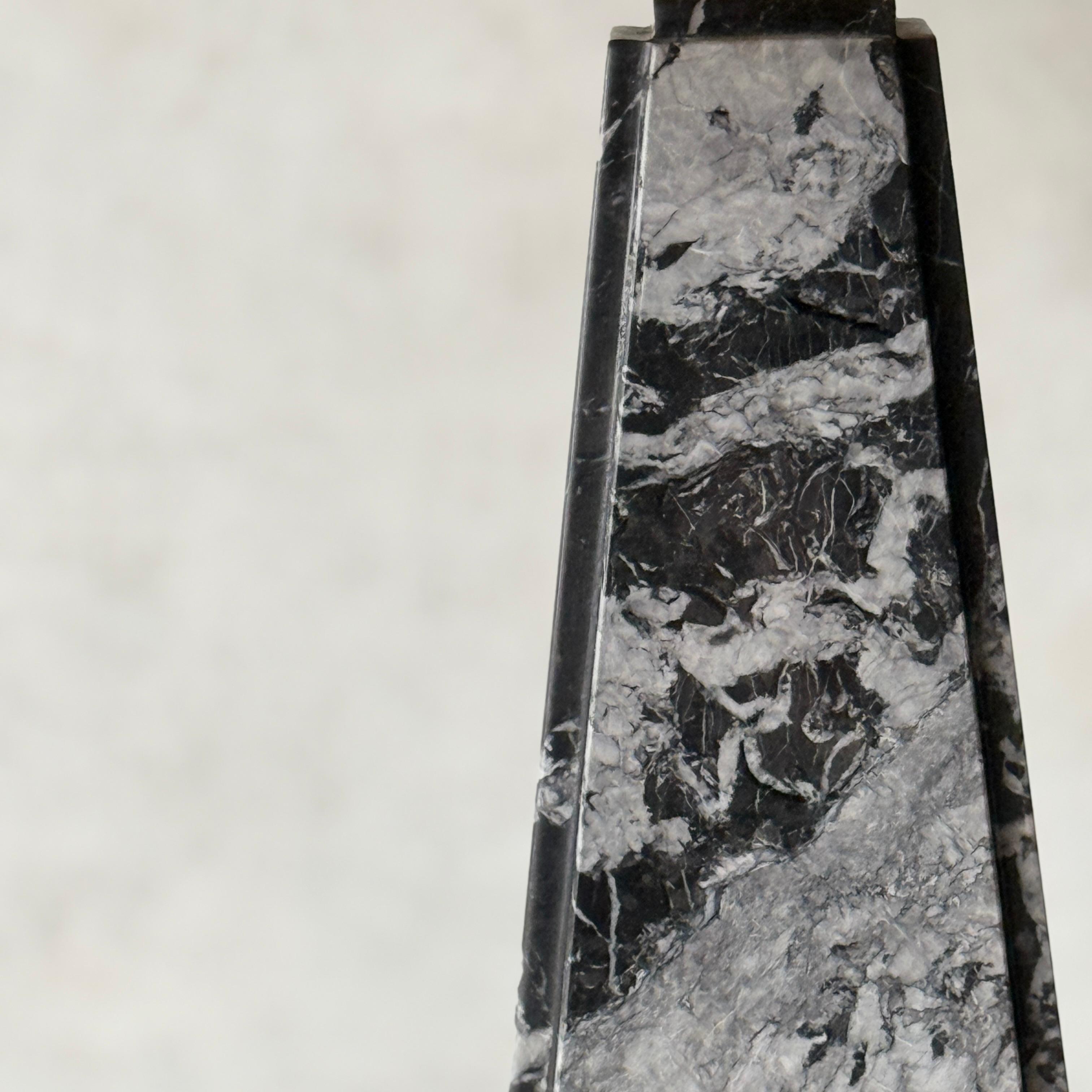 Lampara Pirámide Mármol