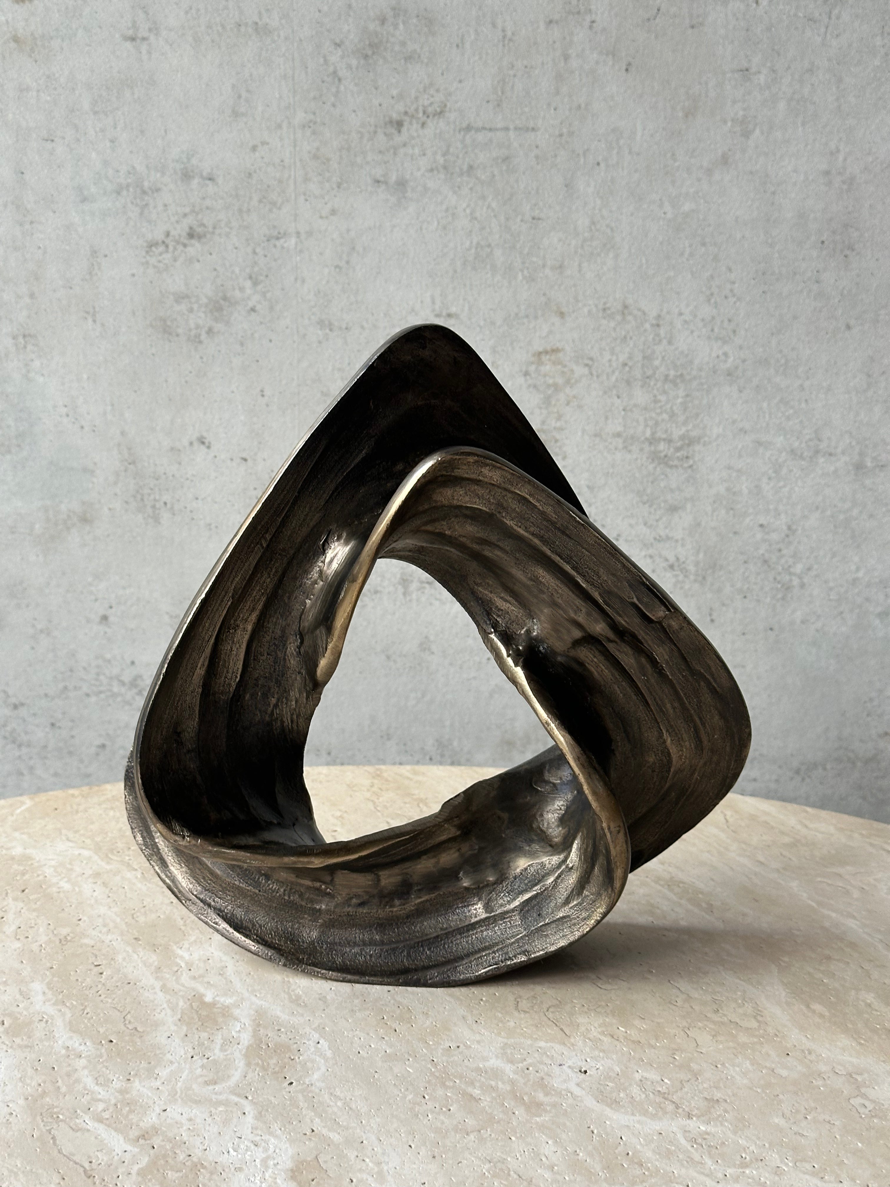 Figura Elegant Pyramid