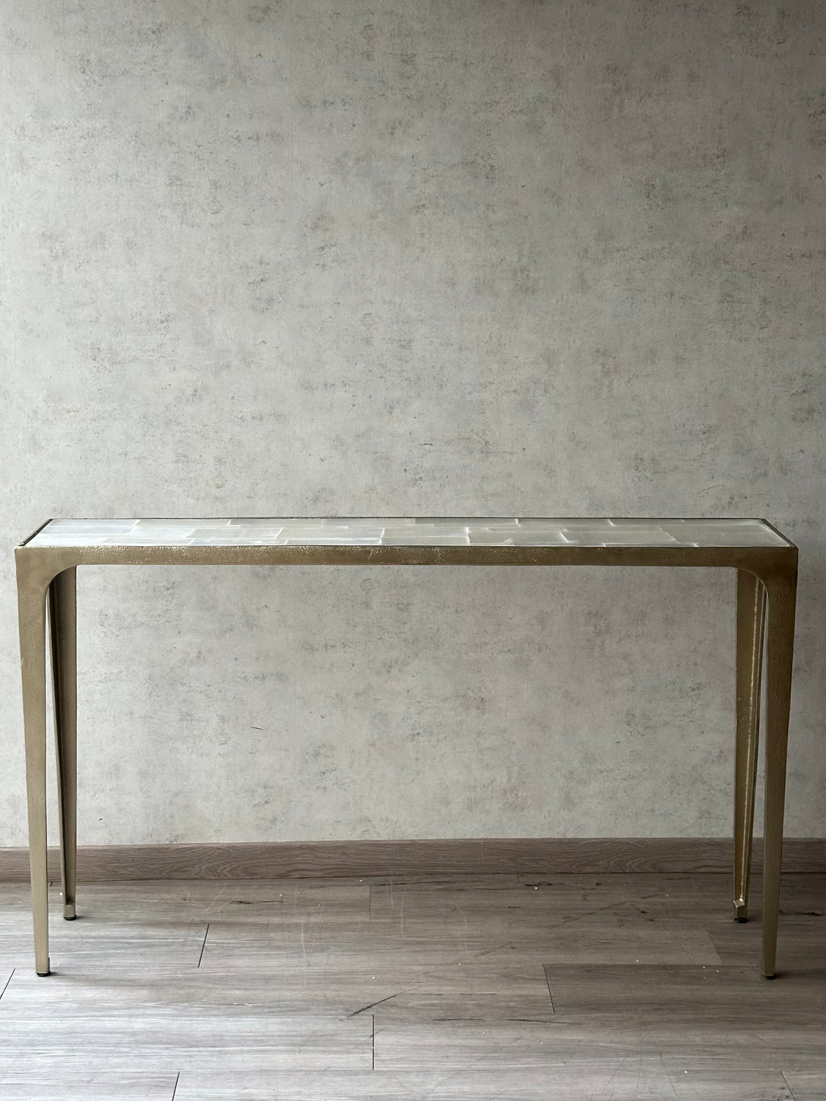 Arrimo Elegant Selenite
