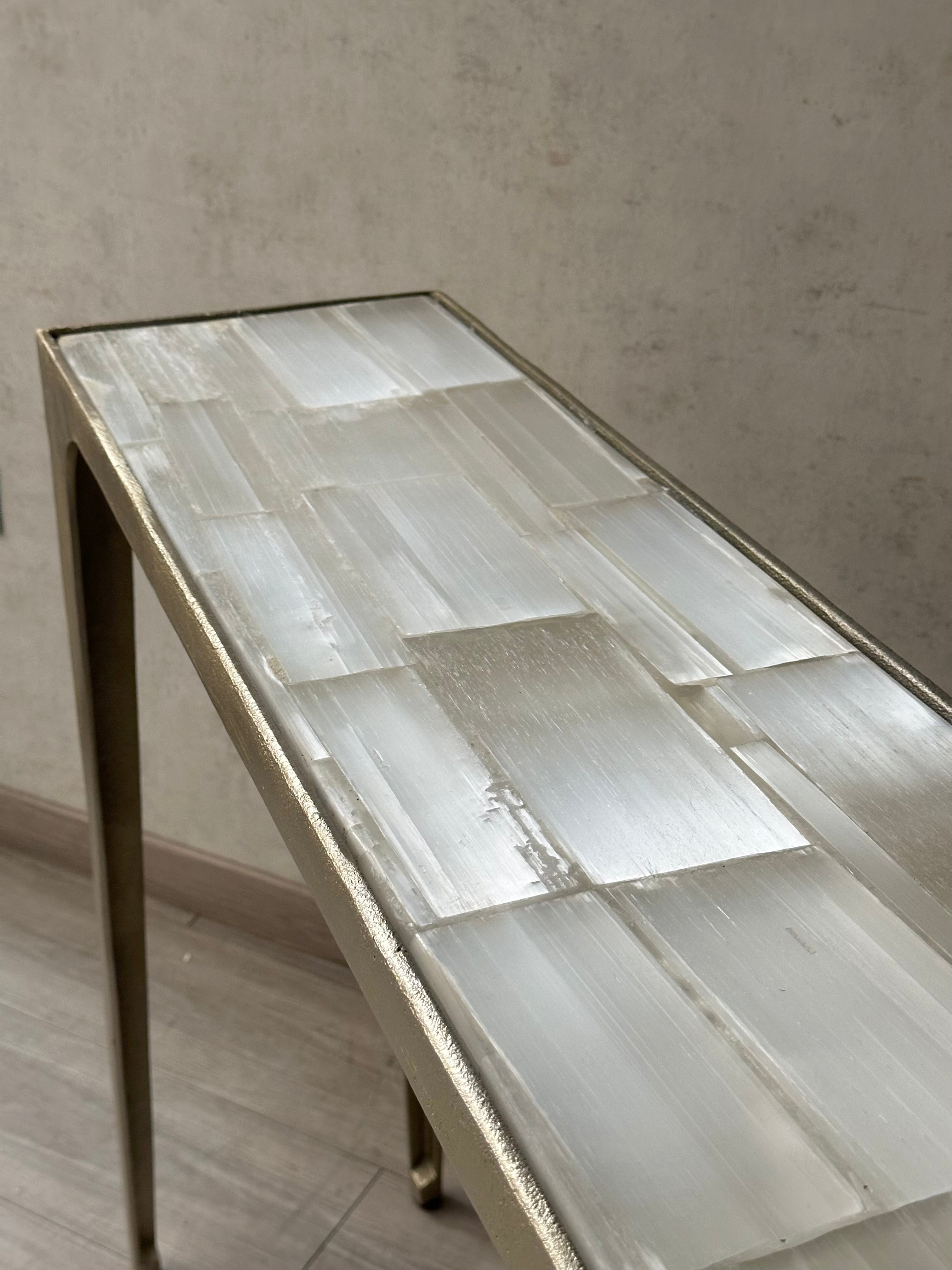 Arrimo Elegant Selenite