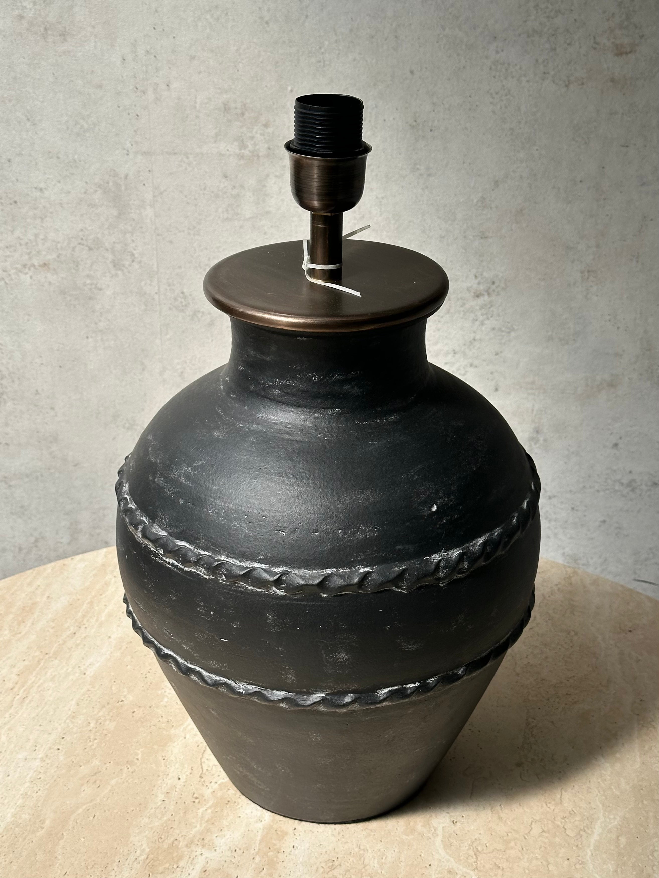 Base de Lámpara Terra Black