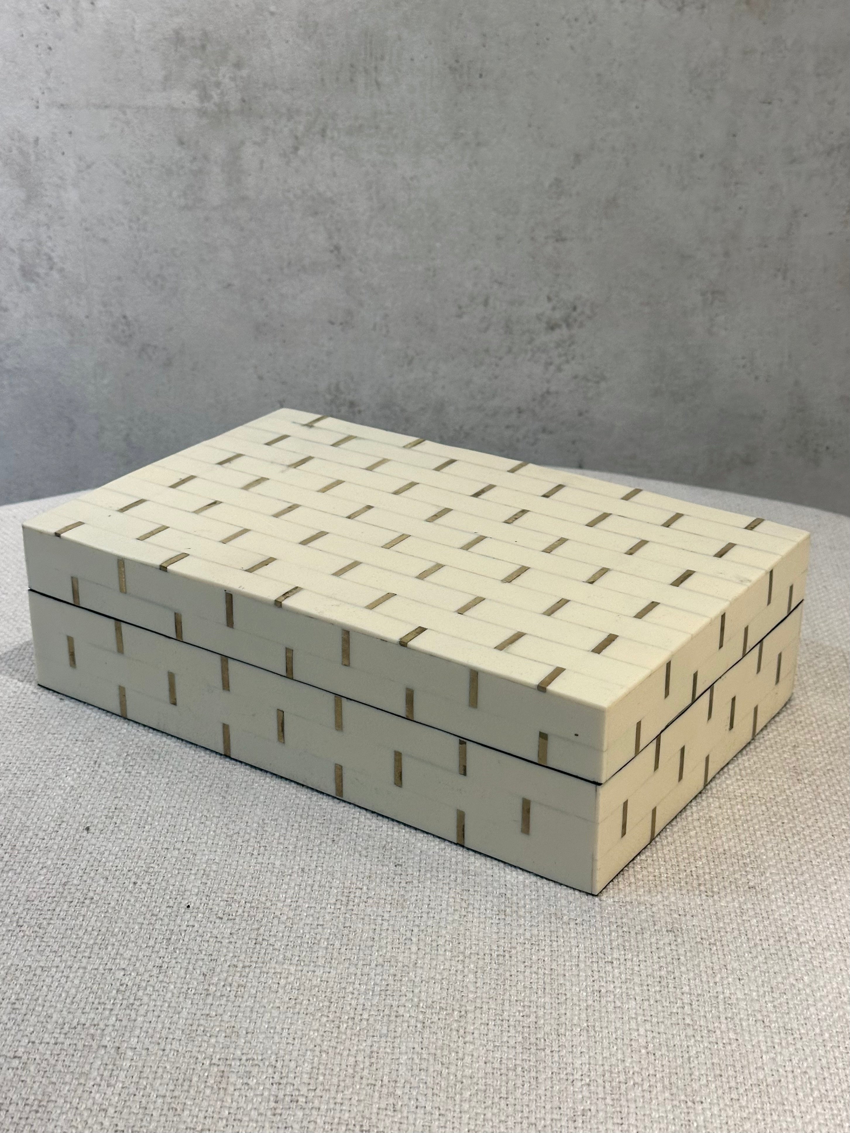 Caja White Print M