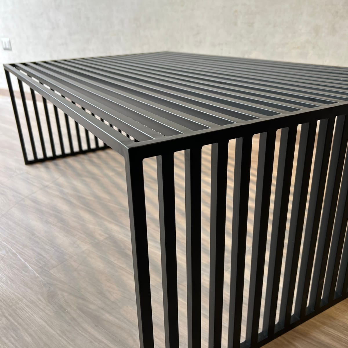 Corchete de metal 120x70x40cm